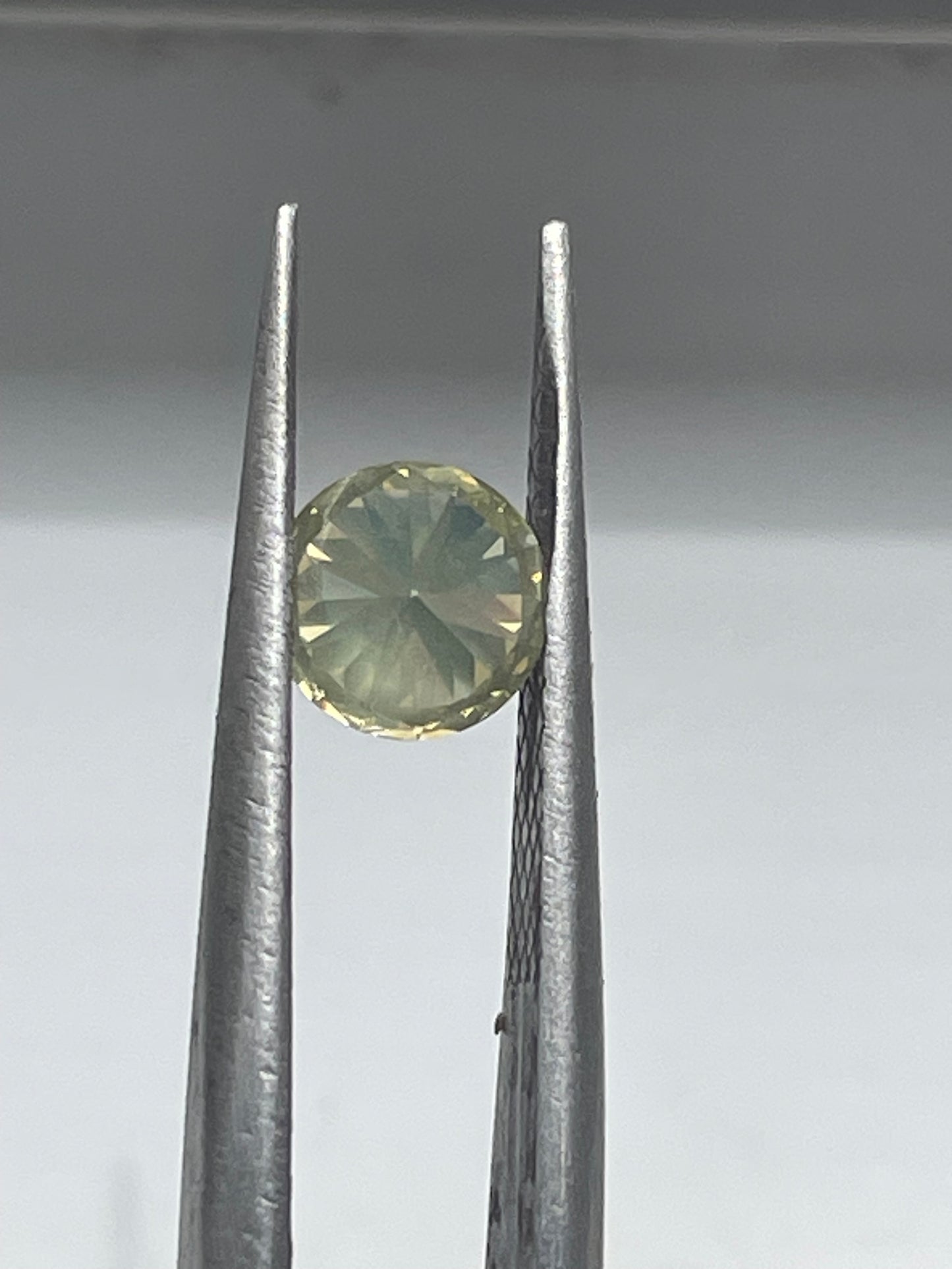 Diamond 1.00 ct fancy greenish yellow