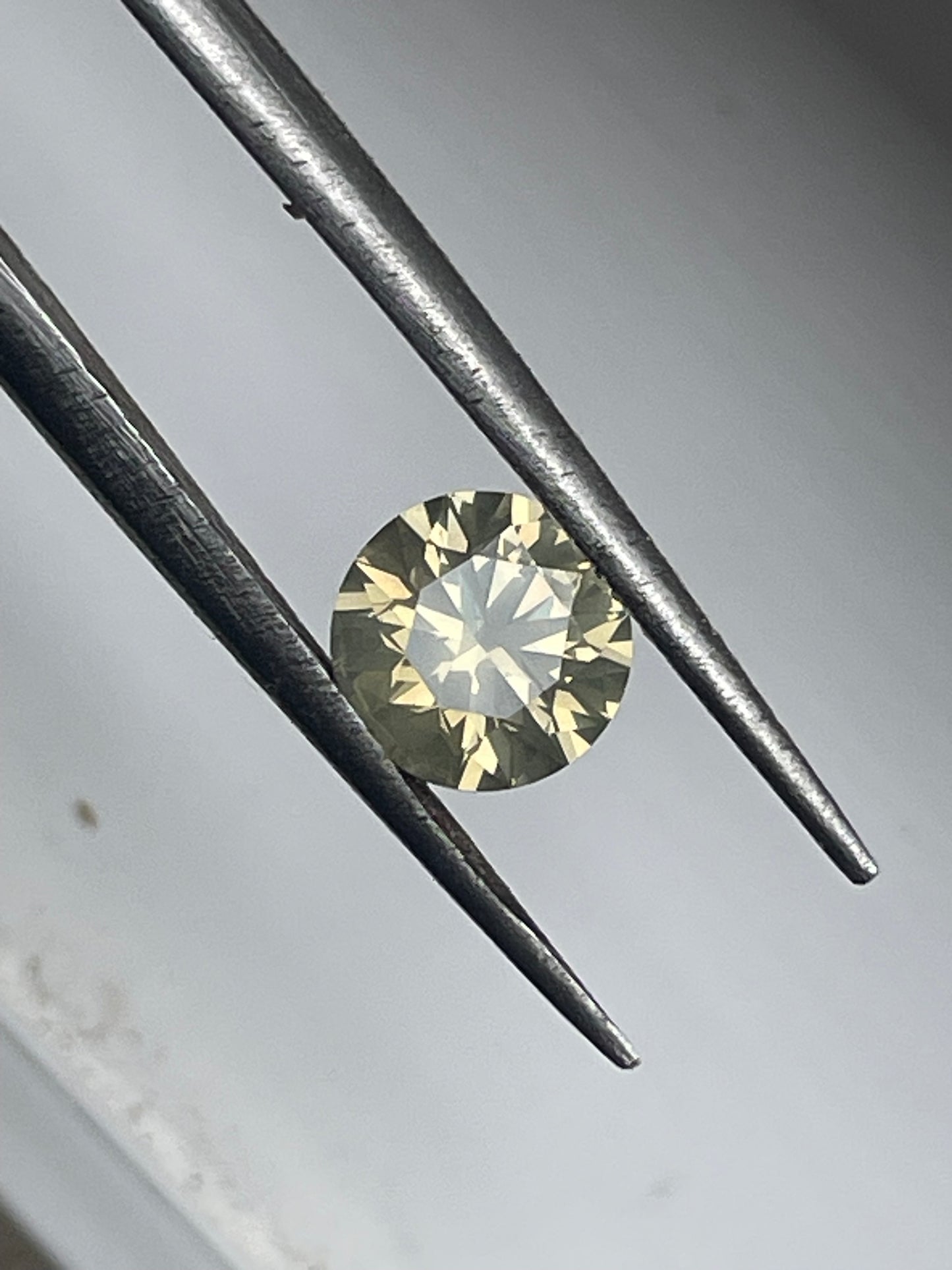 Diamond 1.00 ct fancy greenish yellow